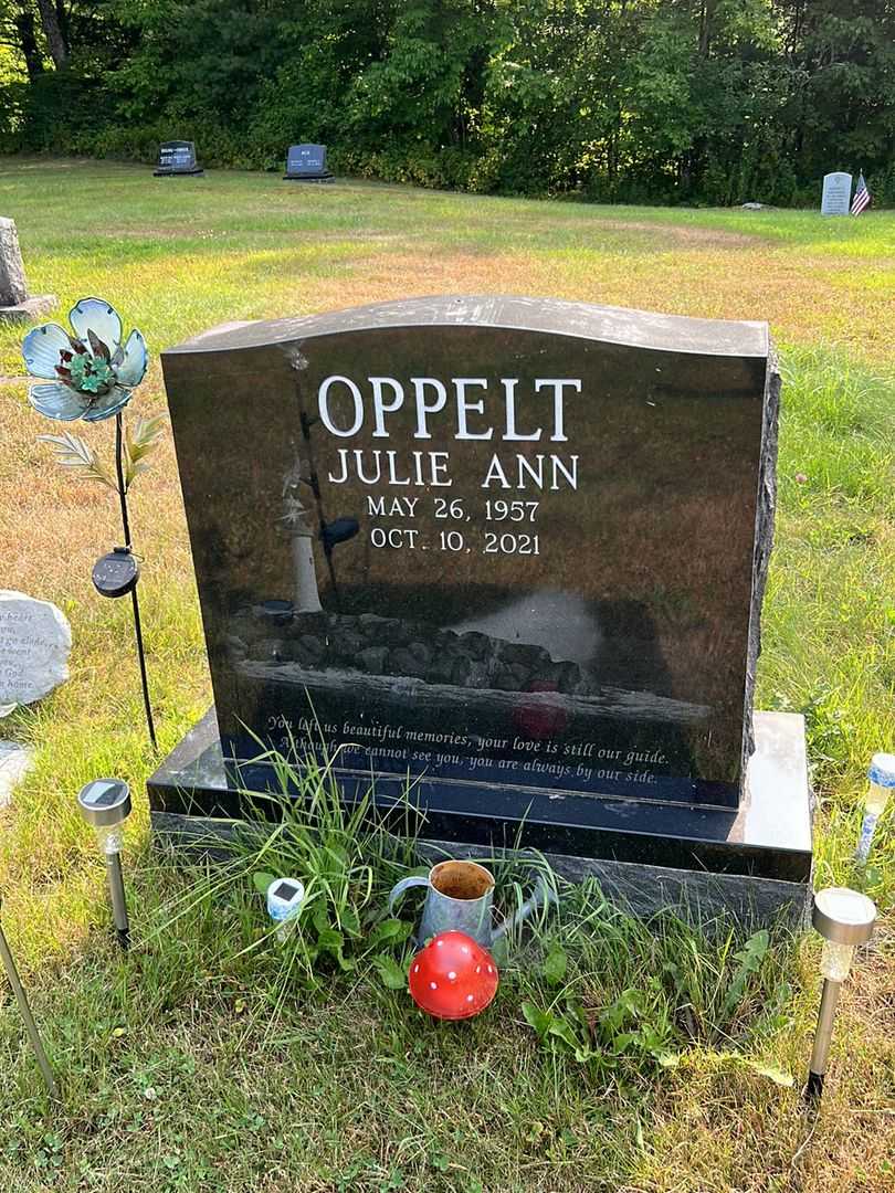 Julie Ann Oppelt's grave. Photo 2