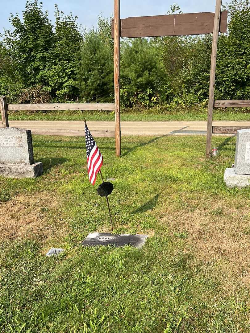 Carroll A. Annis's grave. Photo 2