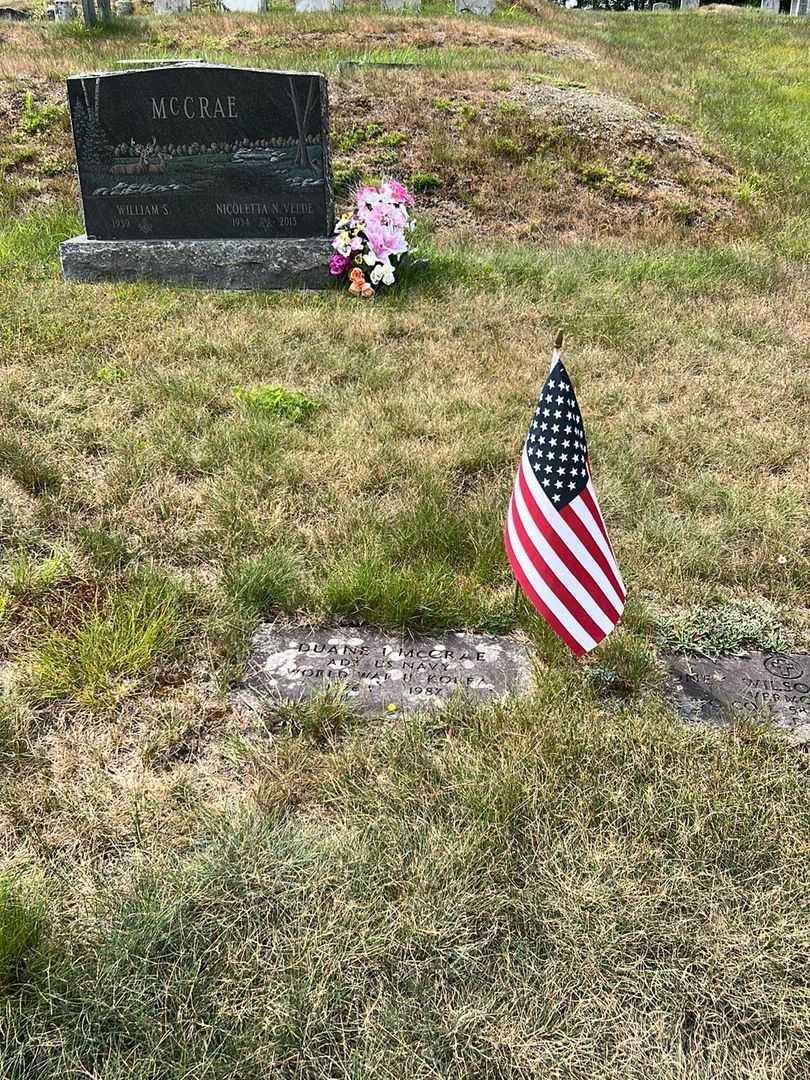 Duane I. McCrae's grave. Photo 1