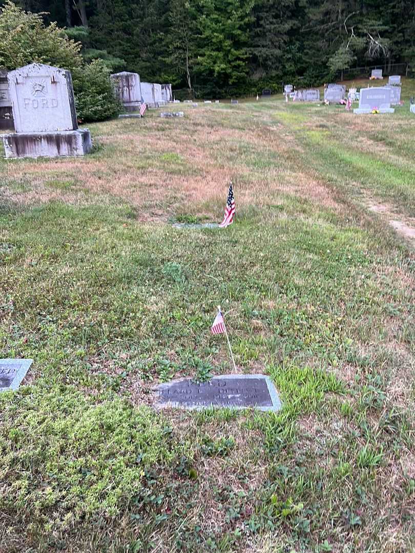 Helen T. Reed's grave. Photo 2