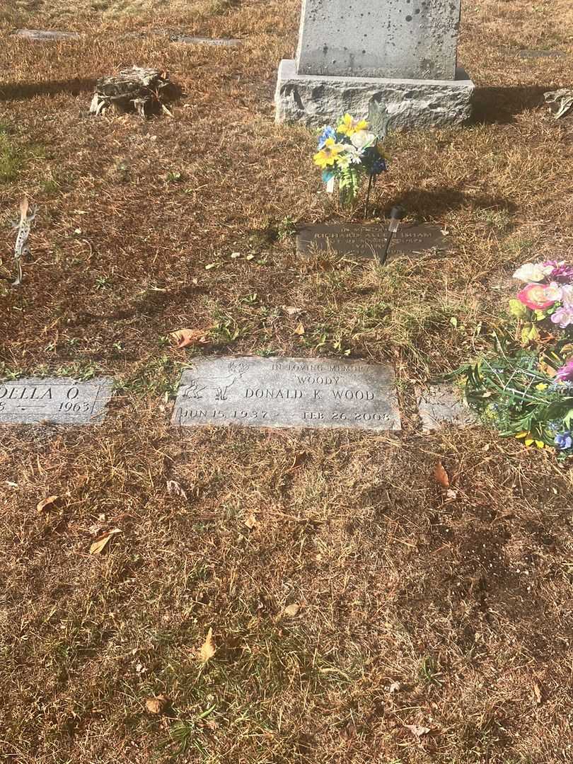 Donald K. "Woody" Wood's grave. Photo 2