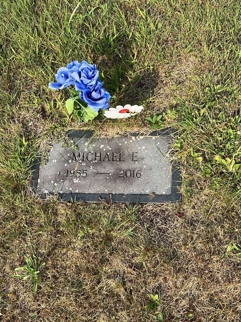 Michael E. Nichols's grave. Photo 2