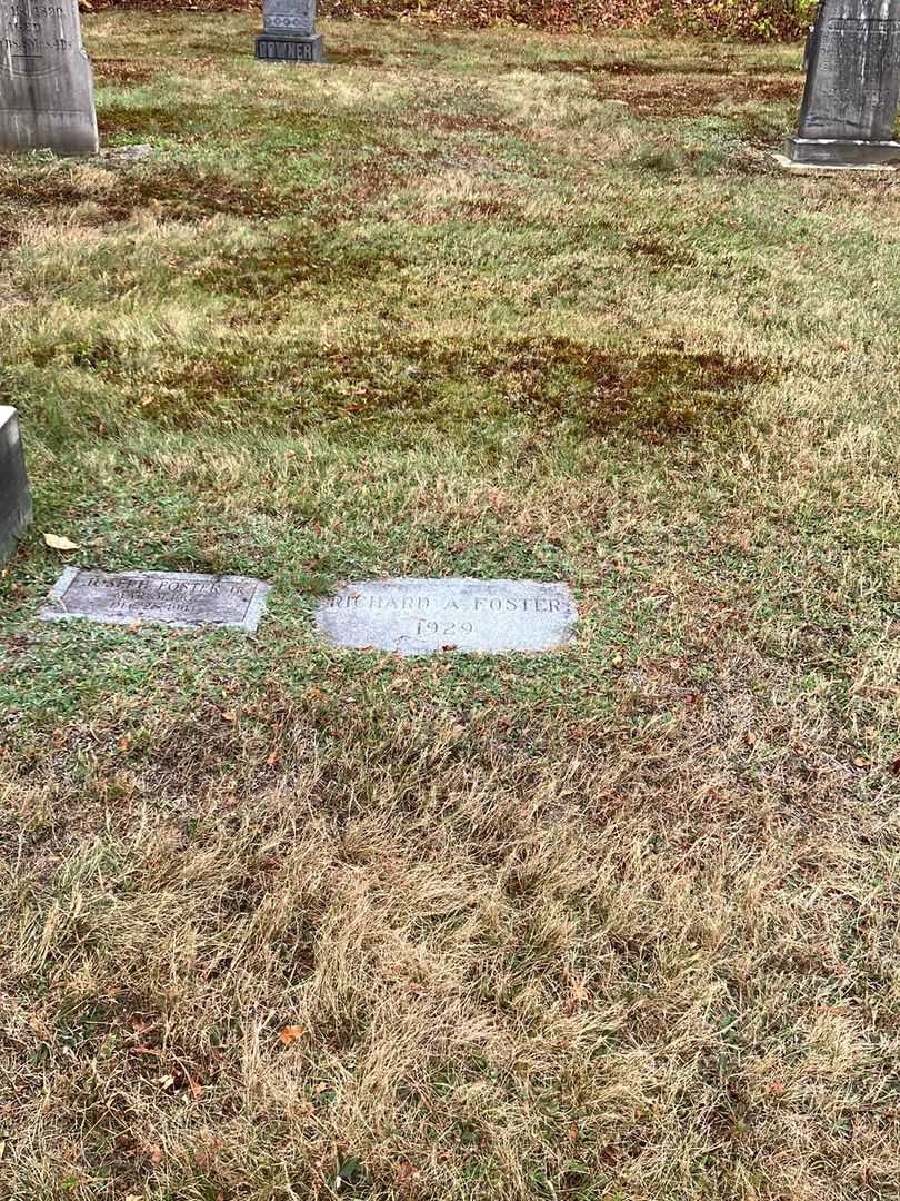 Richard A. Foster's grave. Photo 1