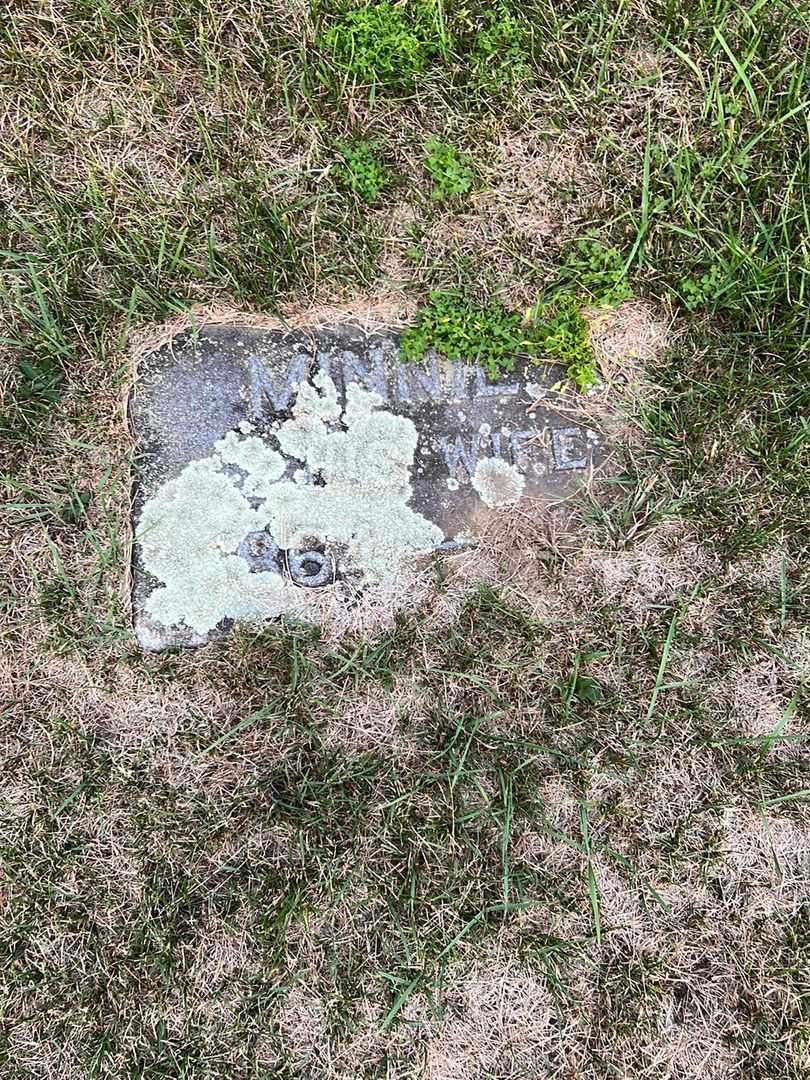 Minnie Adams's grave. Photo 3