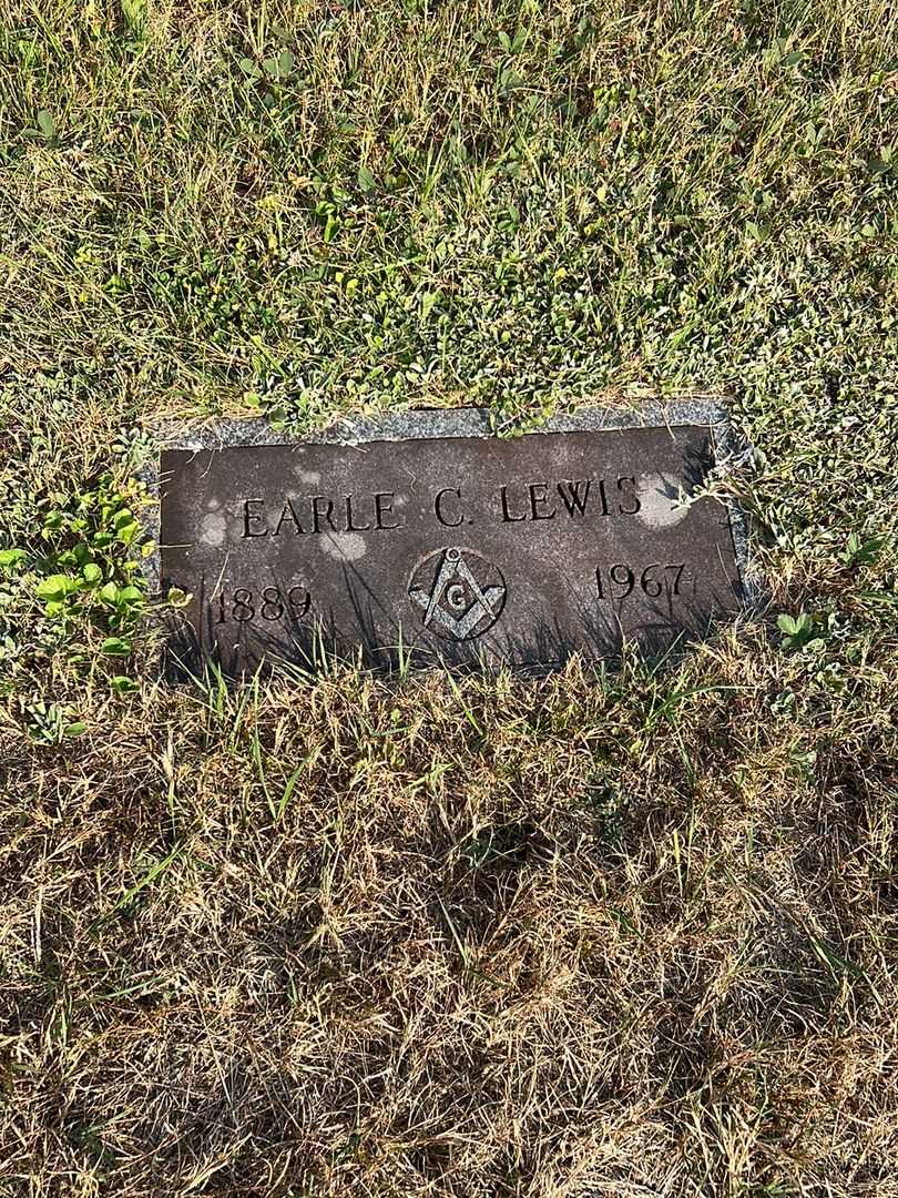 Earle C. Lewis's grave. Photo 3