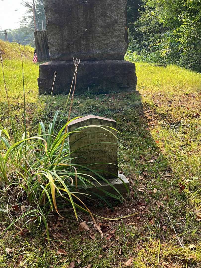 Lillian May Young's grave. Photo 1