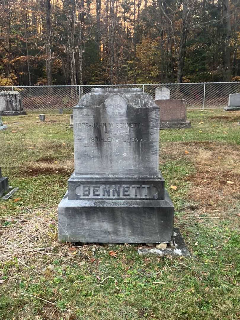 John W. Bennett's grave. Photo 1