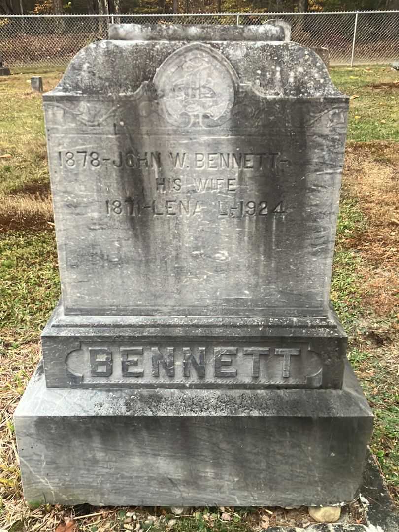 John W. Bennett's grave. Photo 2