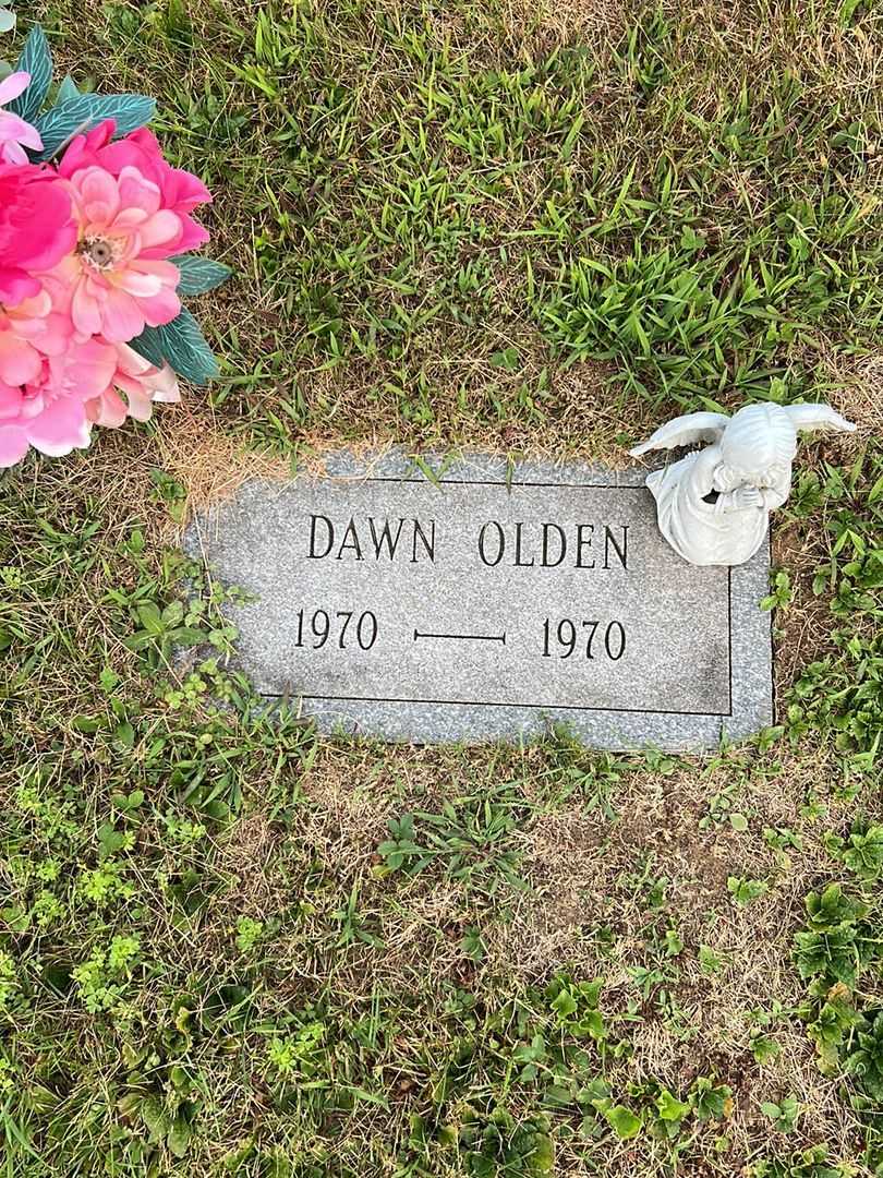Dawn Olden's grave. Photo 3