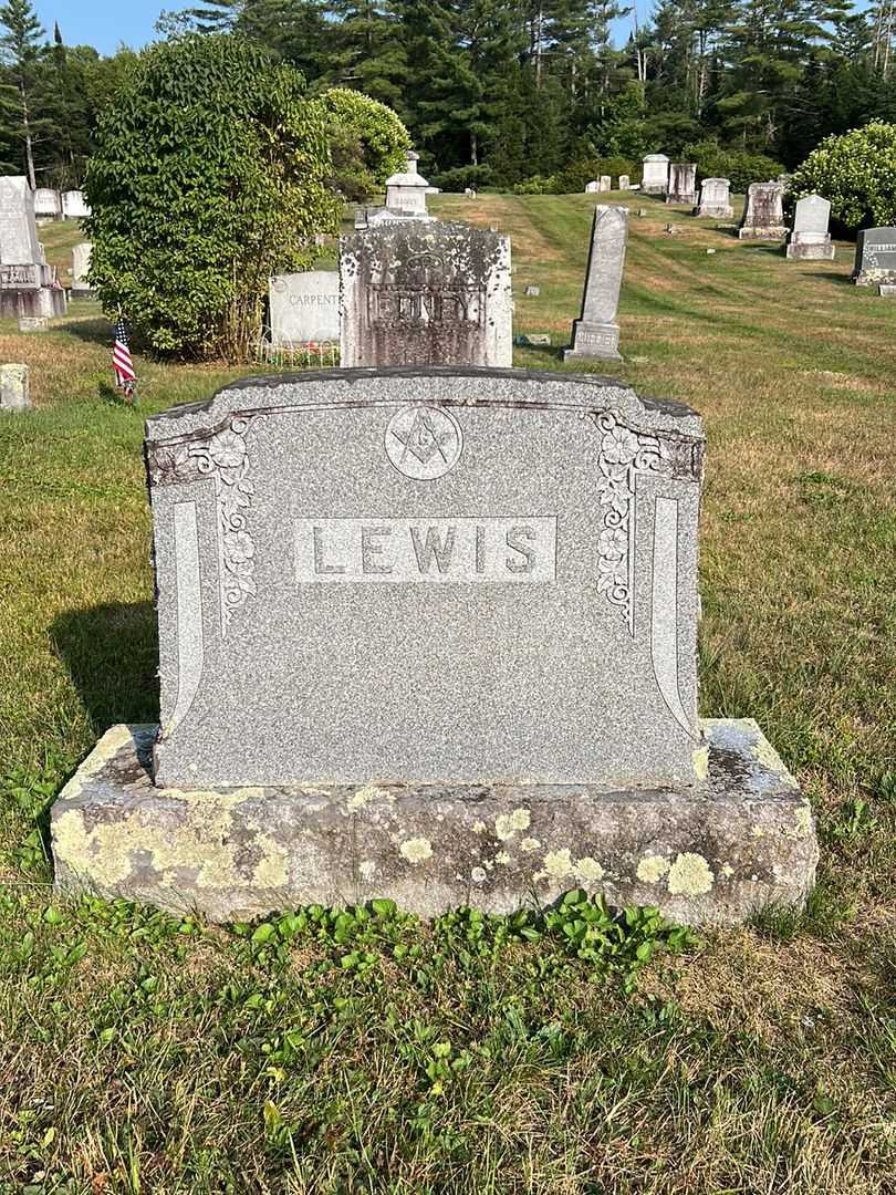 Earle C. Lewis's grave. Photo 1
