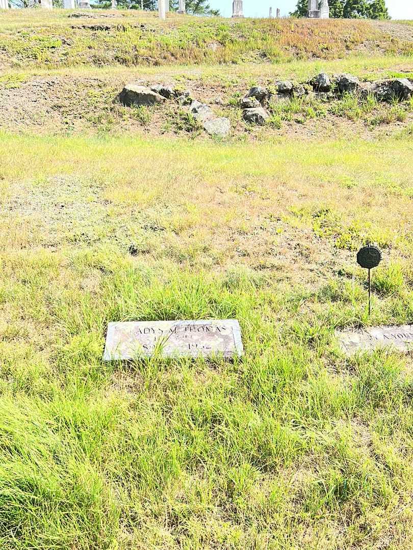 Gladys M. Thomas Young's grave. Photo 1
