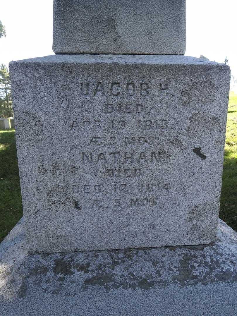 Nathan Morse's grave. Photo 1
