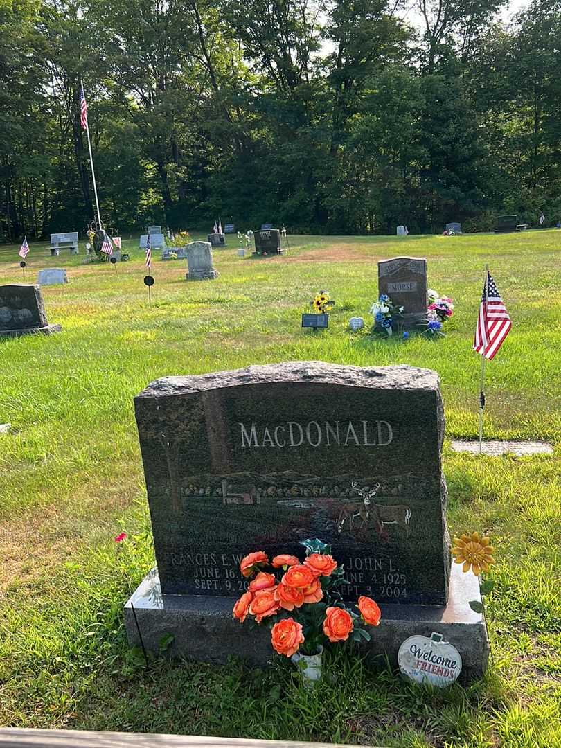 John L. MacDonald's grave. Photo 1