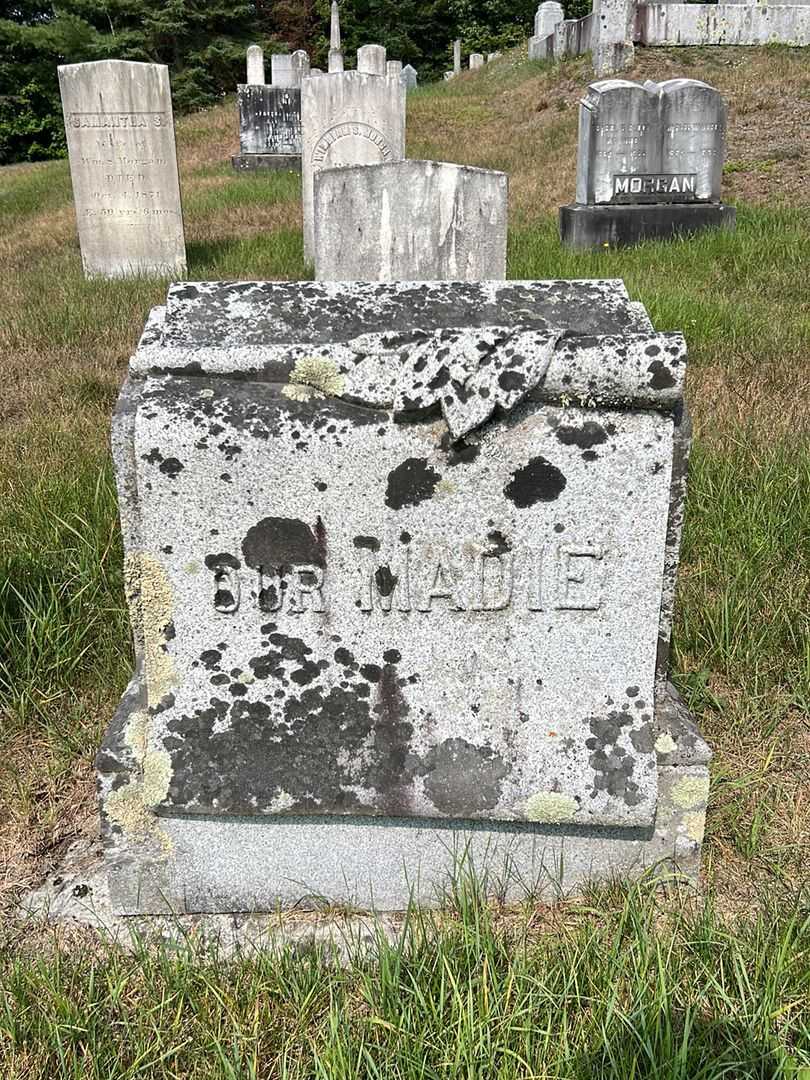 Mary E. "Madie" Pratt's grave. Photo 2