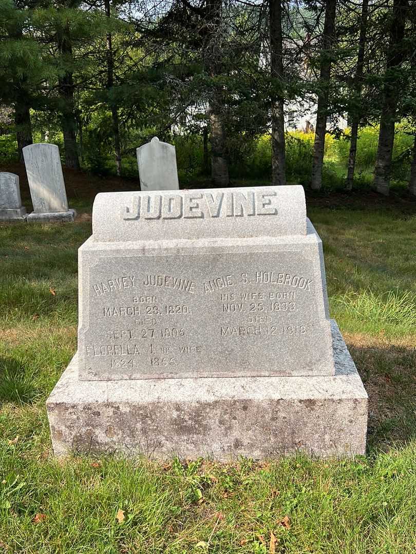 Harvey Judevine's grave. Photo 2