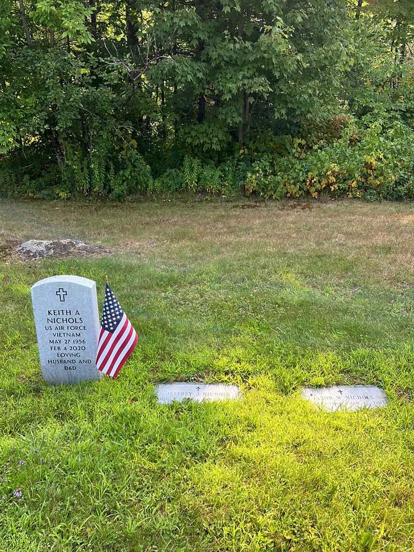 Jason W. Nichols's grave. Photo 5