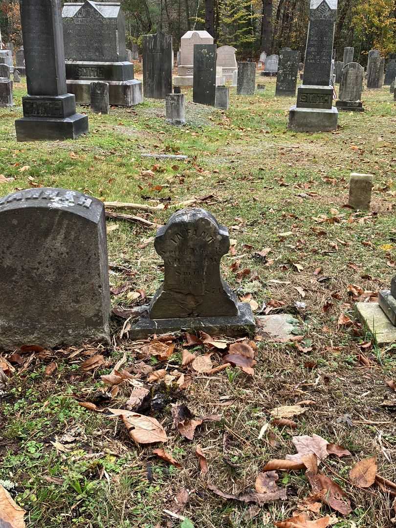 Infant Smith's grave. Photo 1