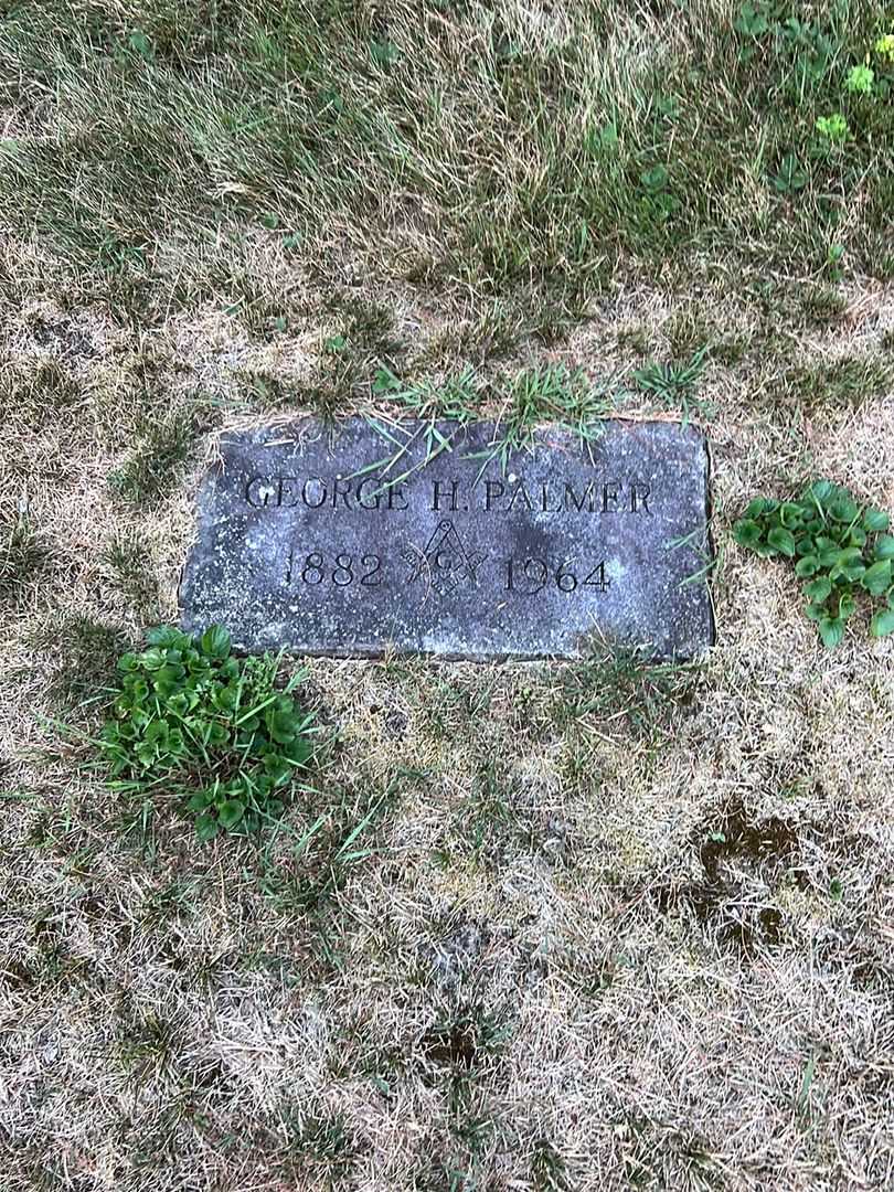 George H. Palmer's grave. Photo 3