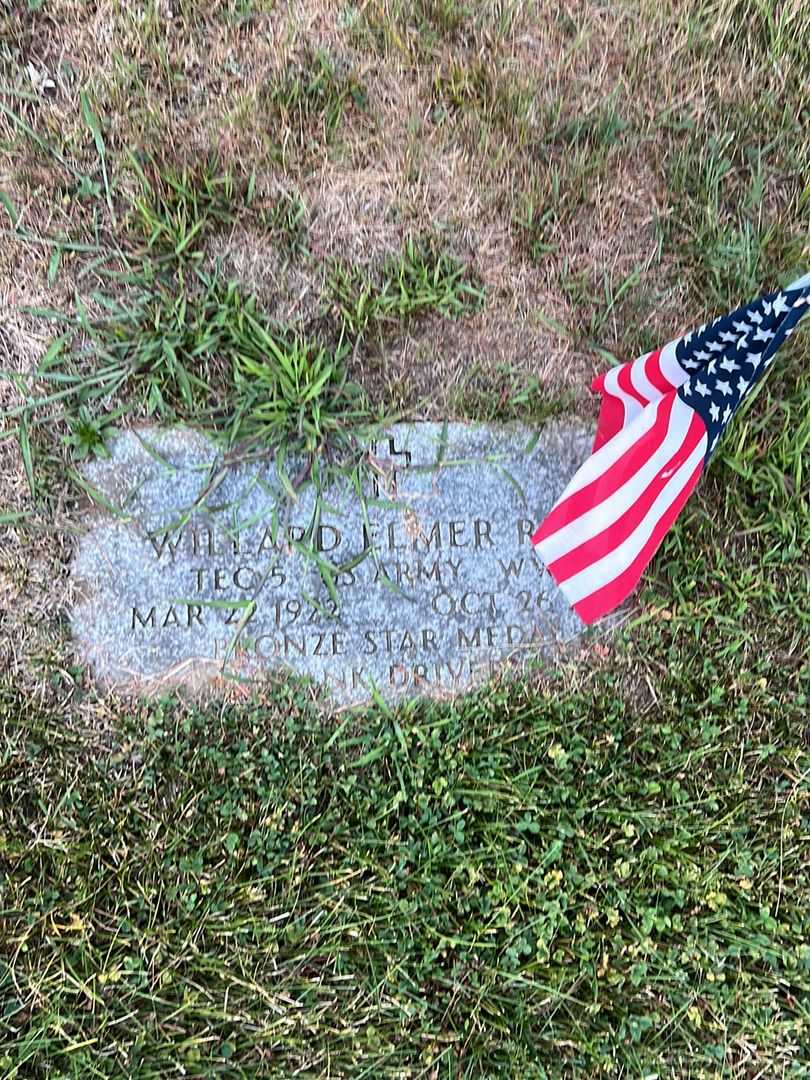 Helen T. Reed's grave. Photo 4