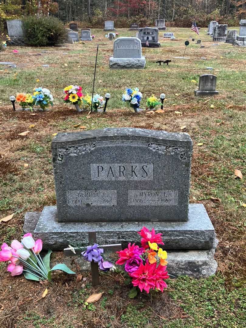 Bertha L. Parks's grave. Photo 1