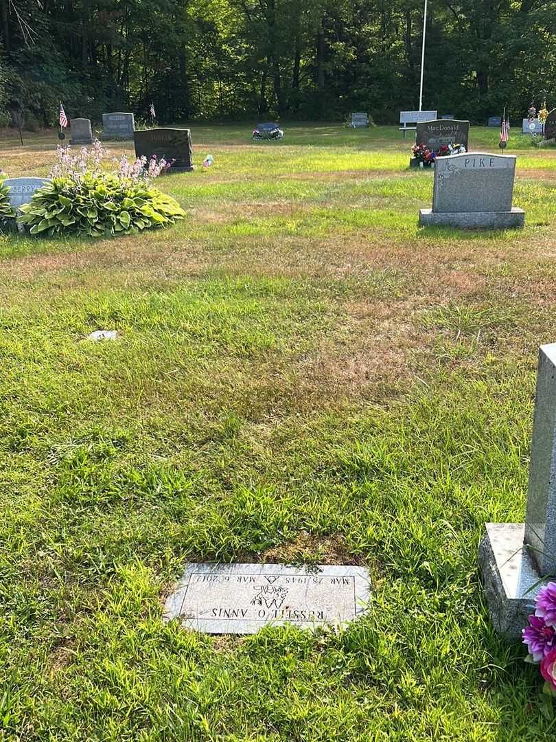 Russell O. Annis's grave. Photo 2