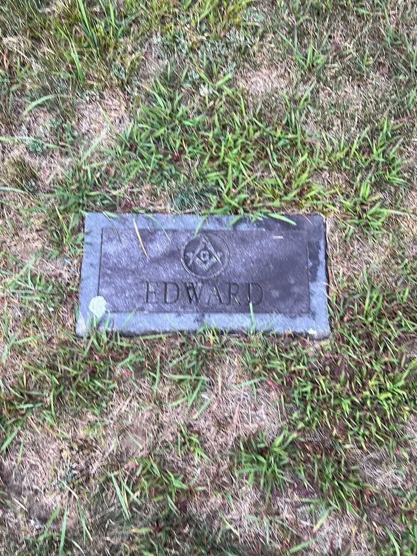 Edward Arthur LaBelle's grave. Photo 3