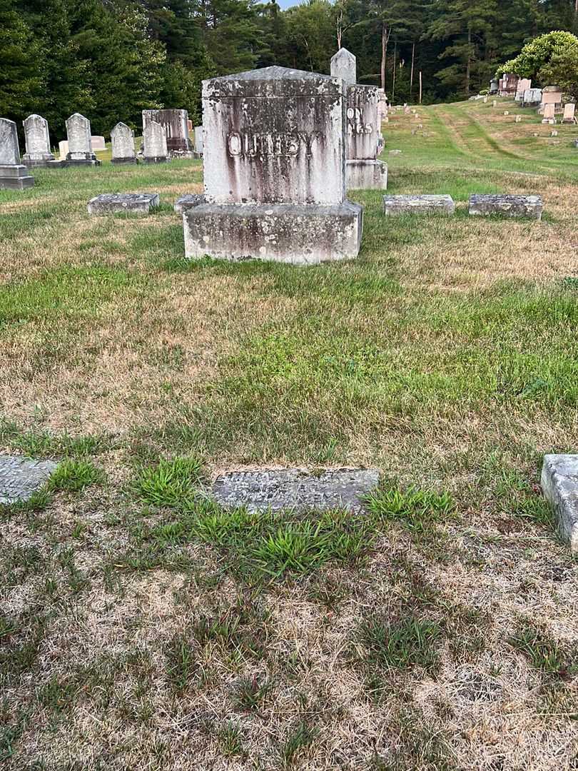 Emma Quimby's grave. Photo 2