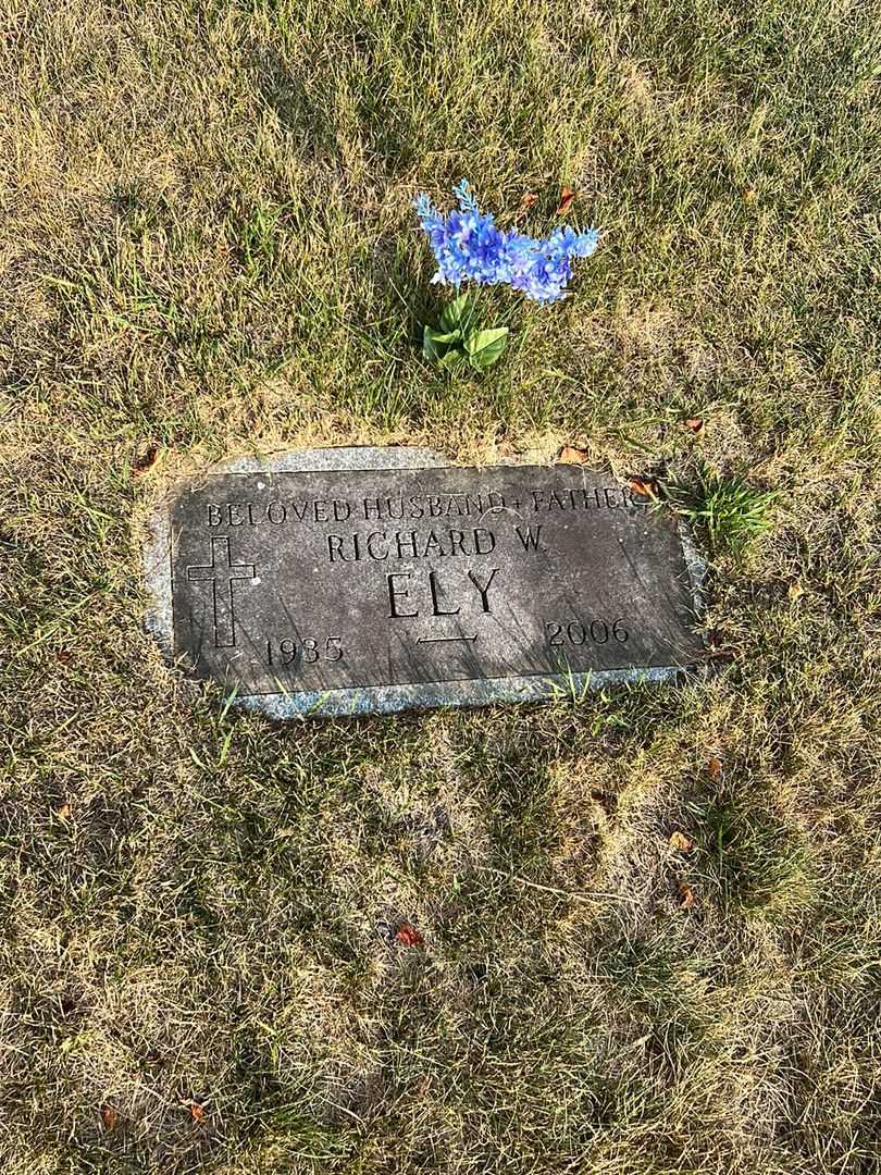 Richard W. Ely's grave. Photo 5