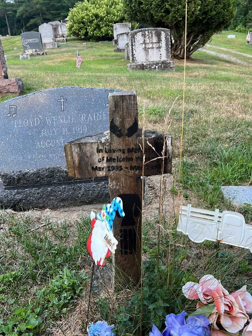 Melcolm Young's grave. Photo 2