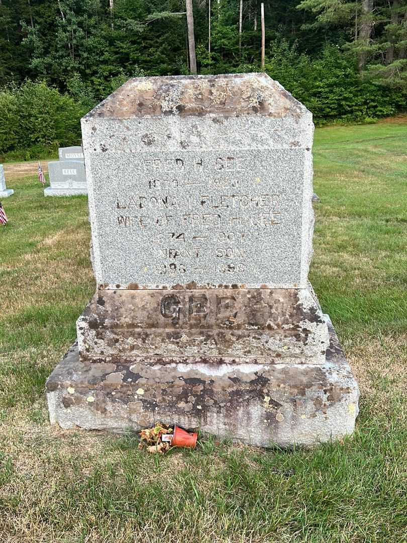 Fred H. Gee's grave. Photo 2