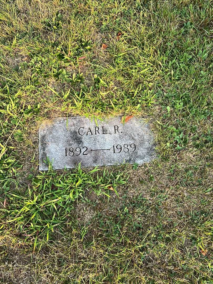 Carl R. Warren's grave. Photo 3