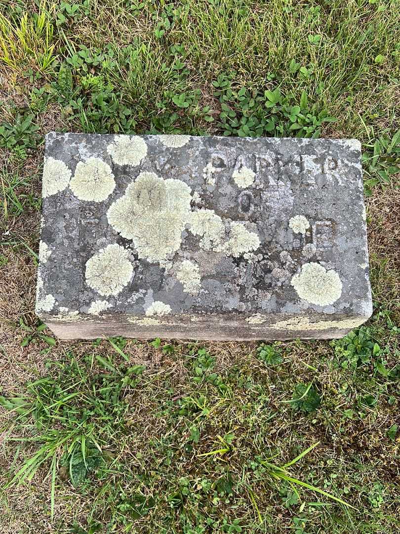 Lucy Parker Devoe's grave. Photo 3