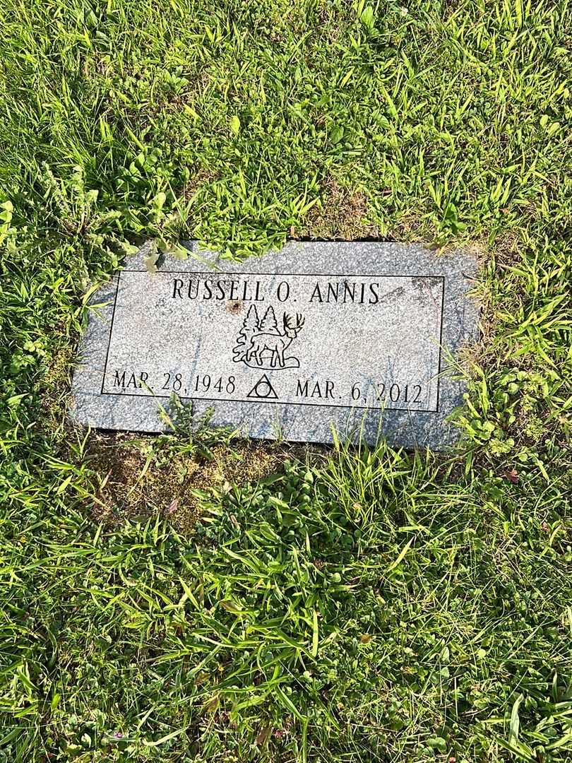 Russell O. Annis's grave. Photo 3