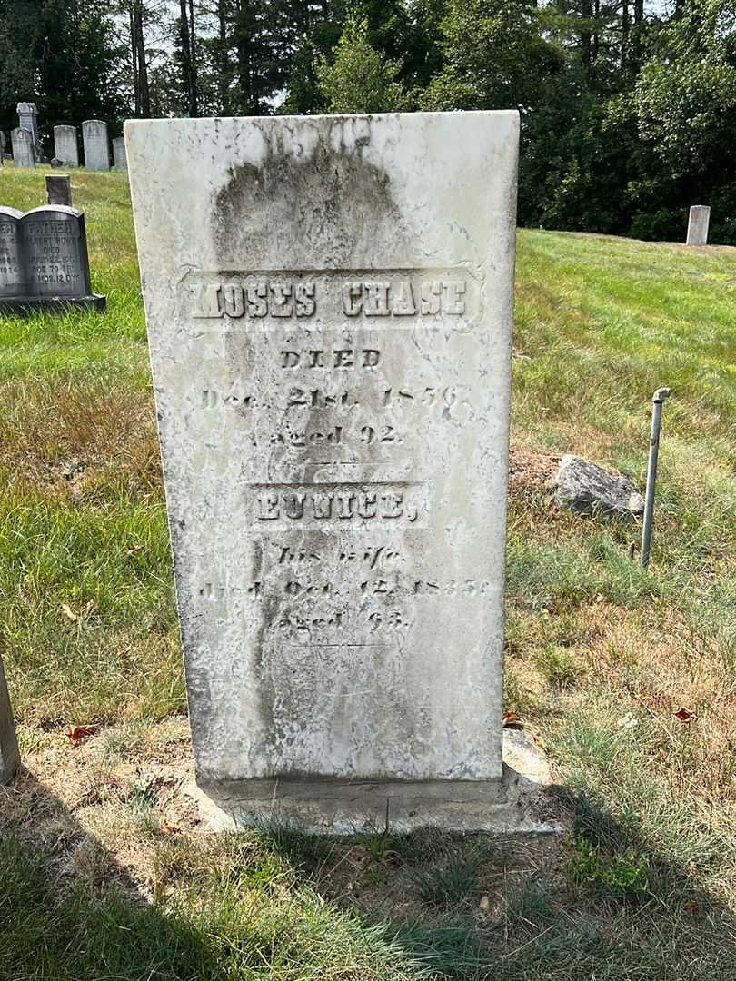 Eunice Chase's grave. Photo 2