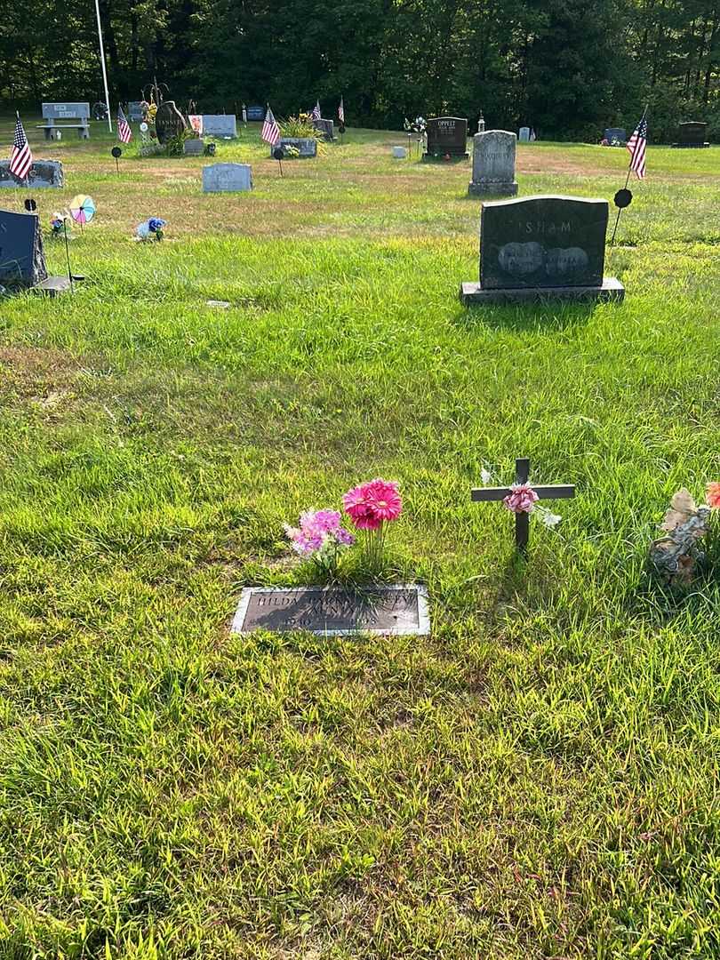 Hilda Parks Placey's grave. Photo 2