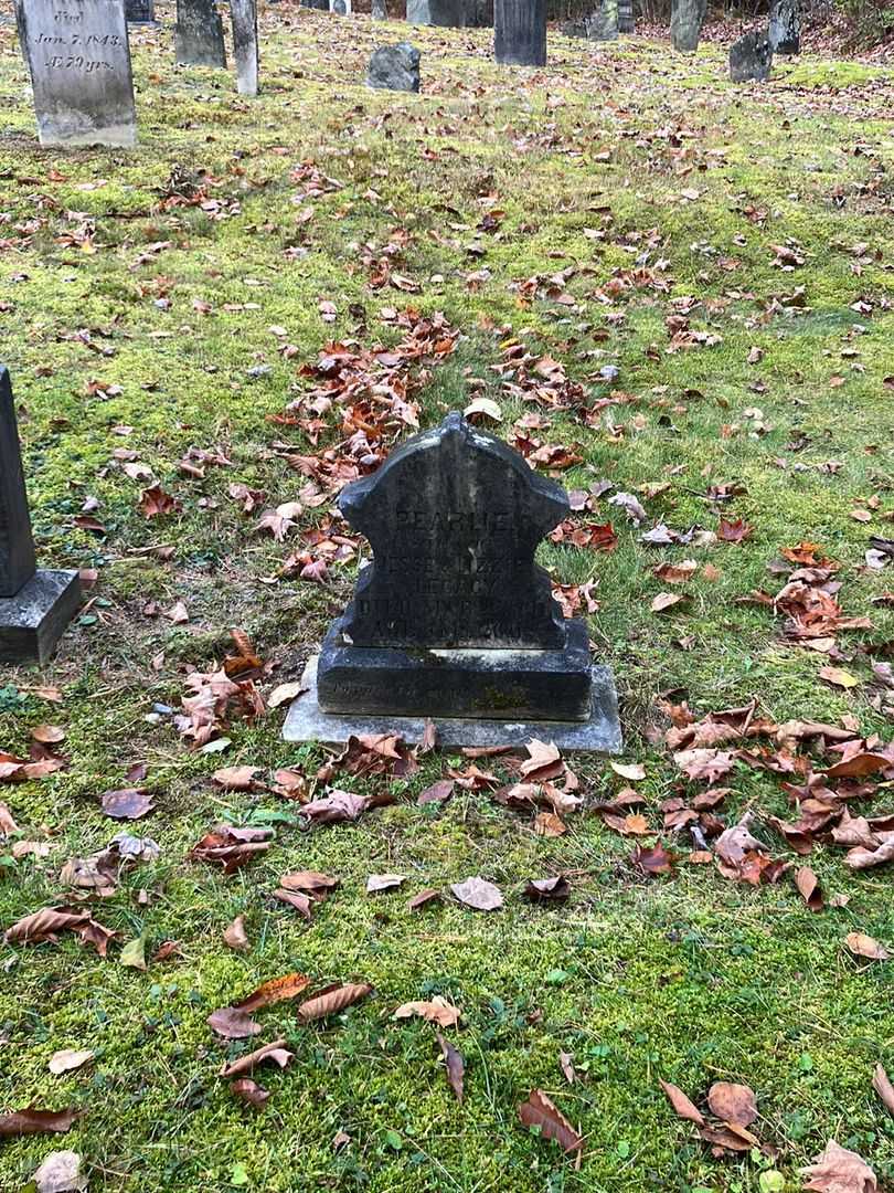 Pearlie Legacy's grave. Photo 1