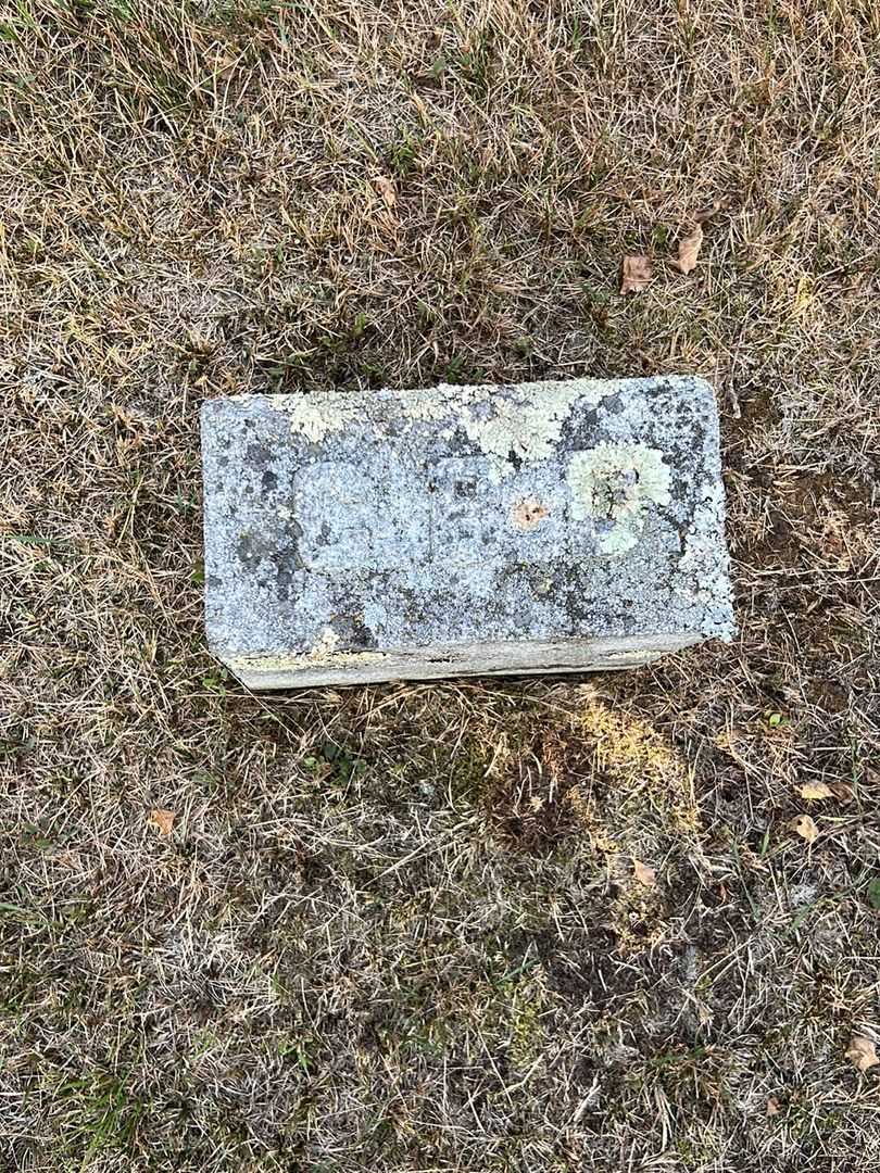 Cora B. Davis's grave. Photo 2
