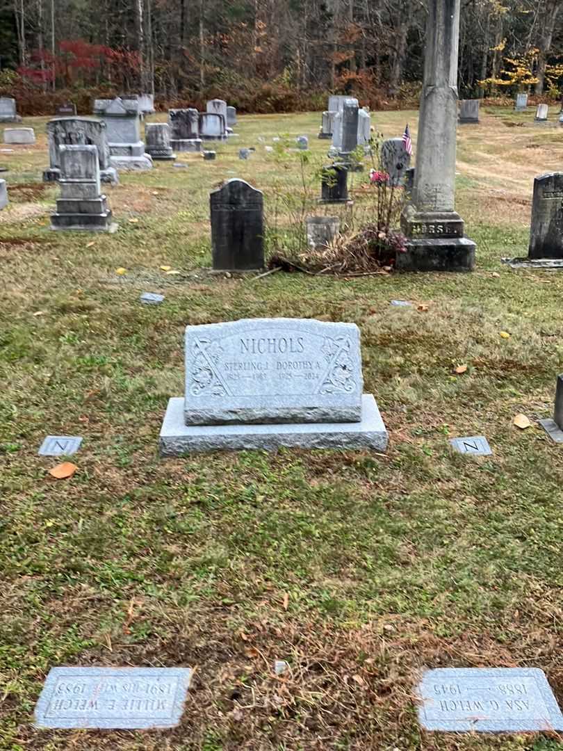 Dorothy A. Nichols's grave. Photo 1