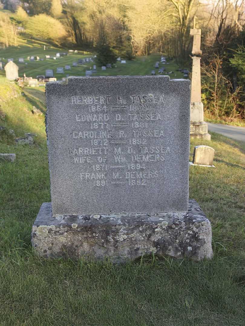 Edward D. Tassea's grave. Photo 1
