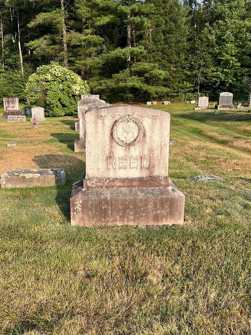 George W. Reed's grave. Photo 1