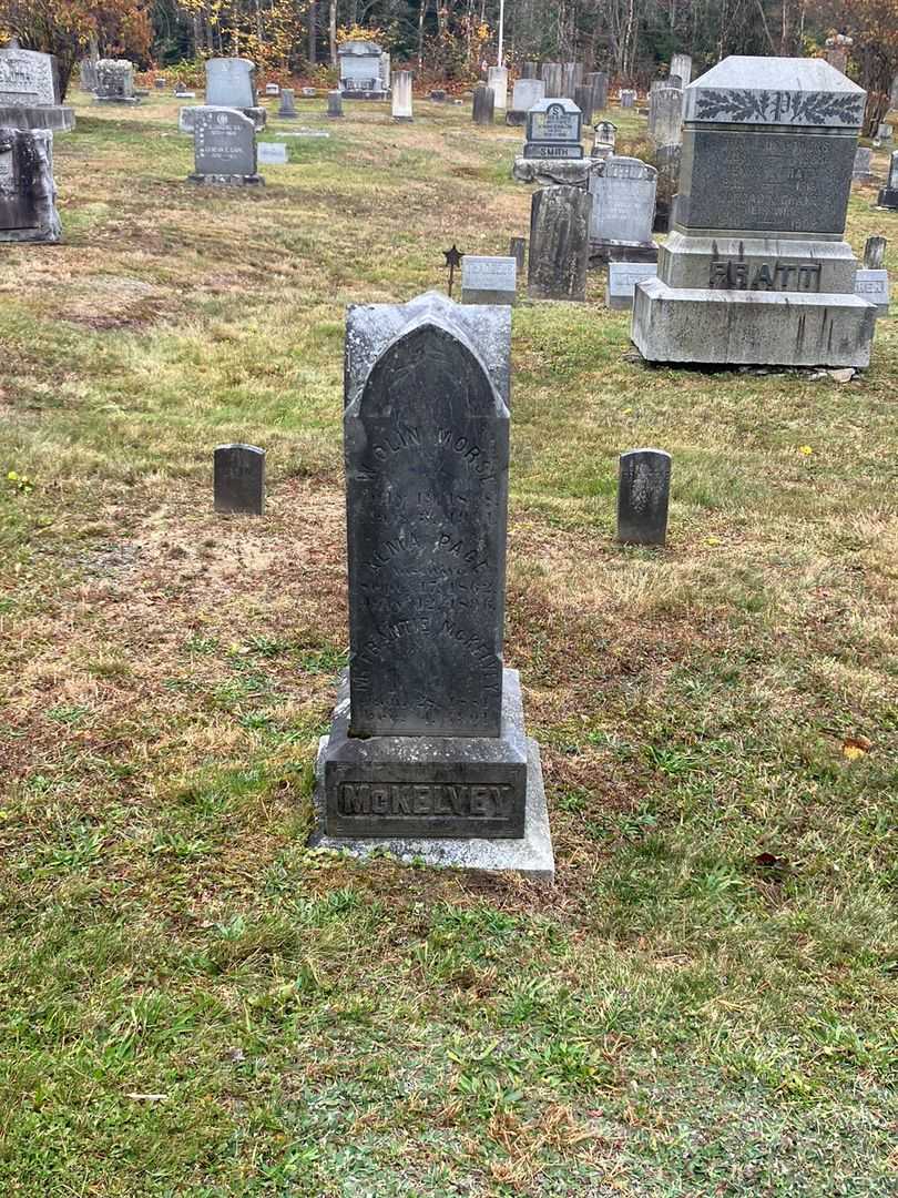 Alma Page Morse's grave. Photo 1