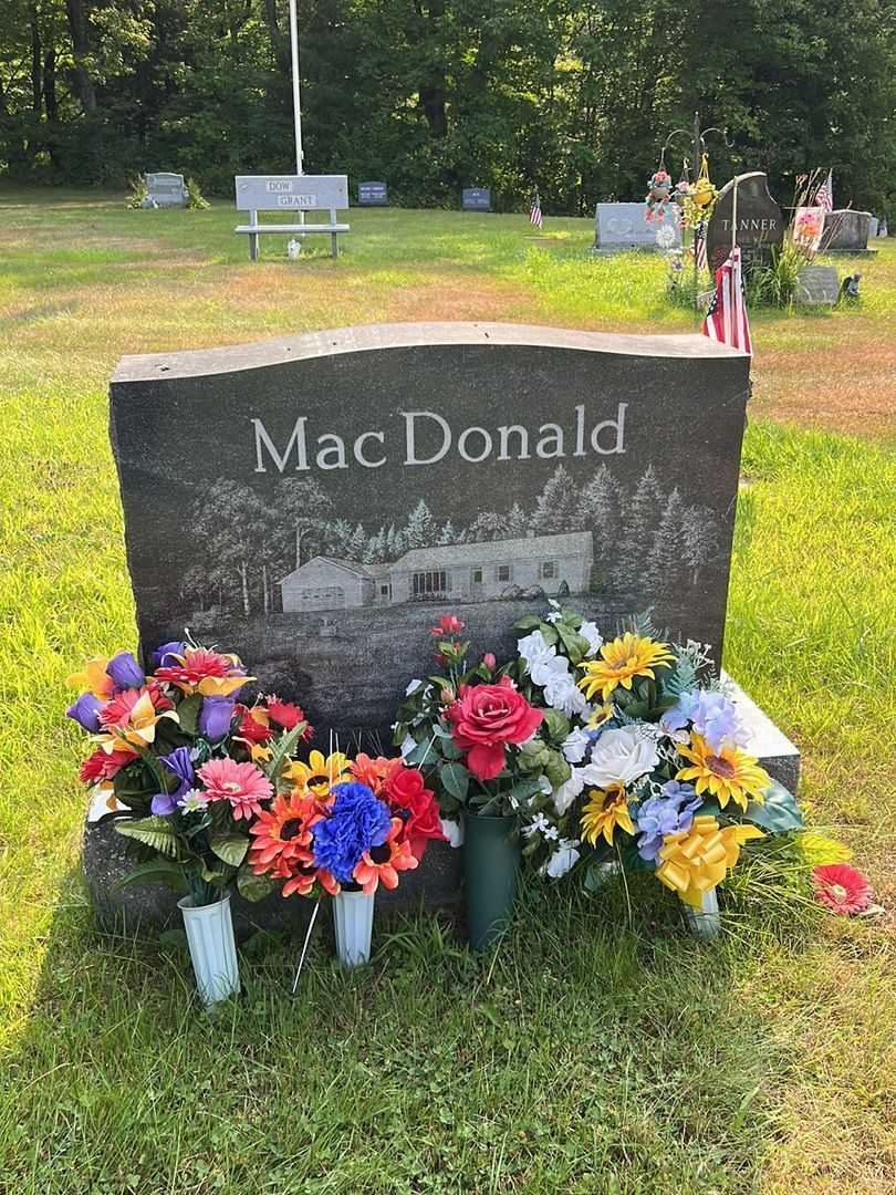 Howard N. MacDonald's grave. Photo 1