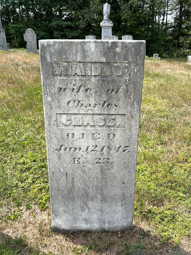 Mianda P. Chase's grave. Photo 2