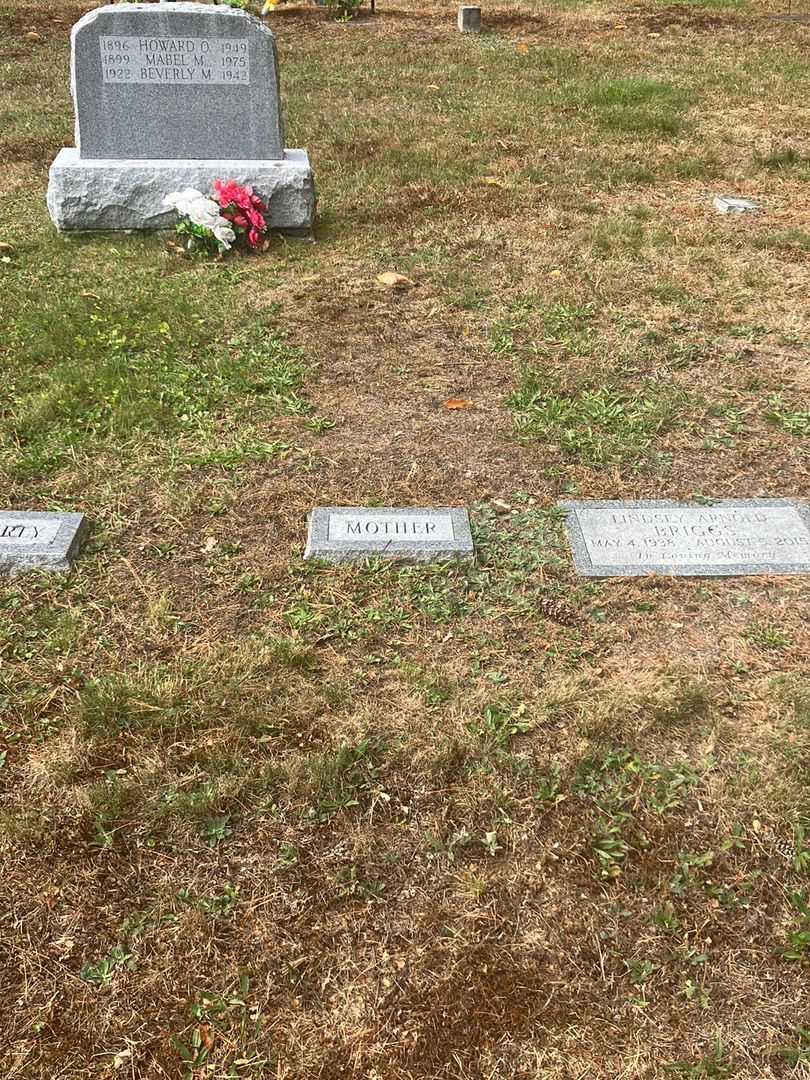 Mabel M. Woodbury's grave. Photo 1