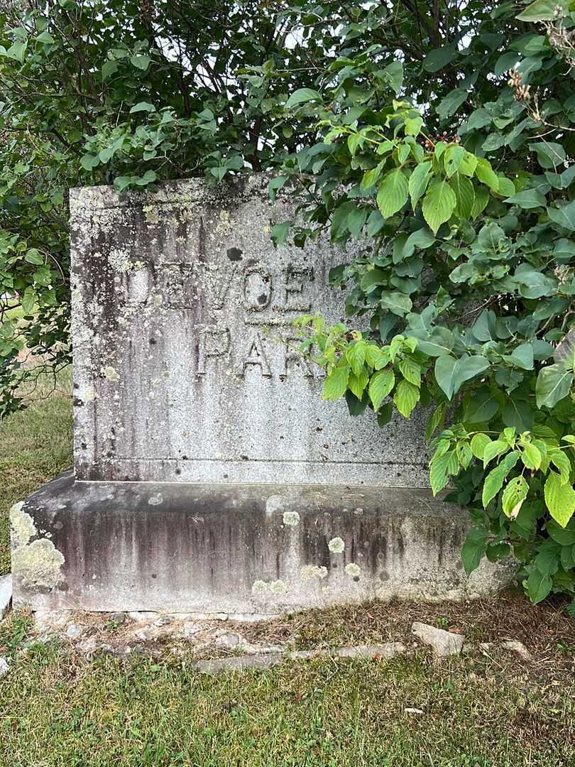 Lucy Parker Devoe's grave. Photo 1