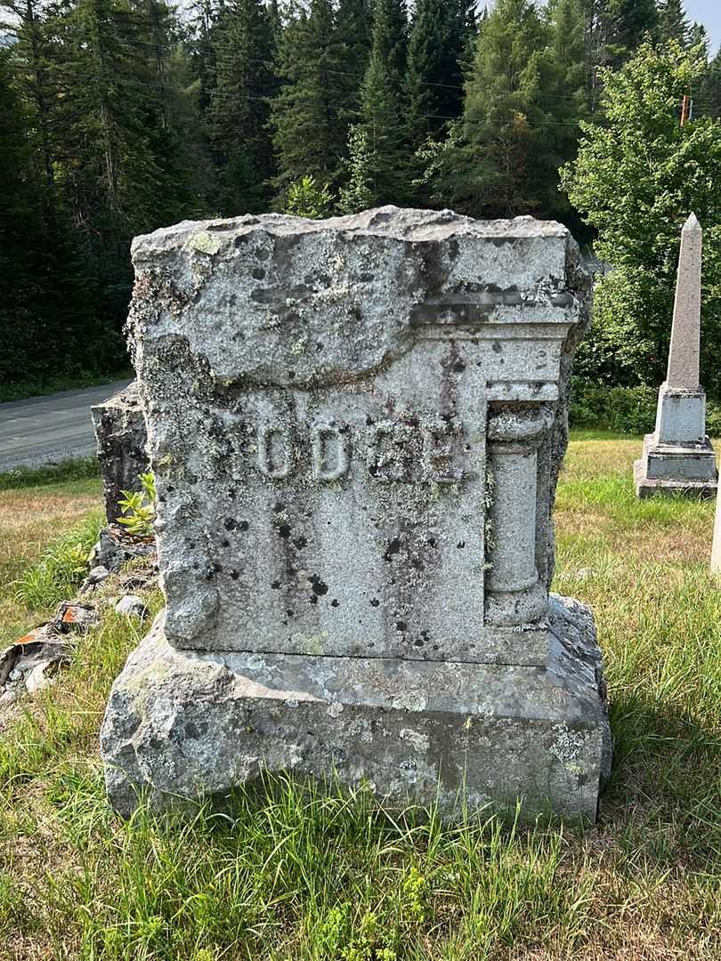 Loraine C. Gee's grave. Photo 1