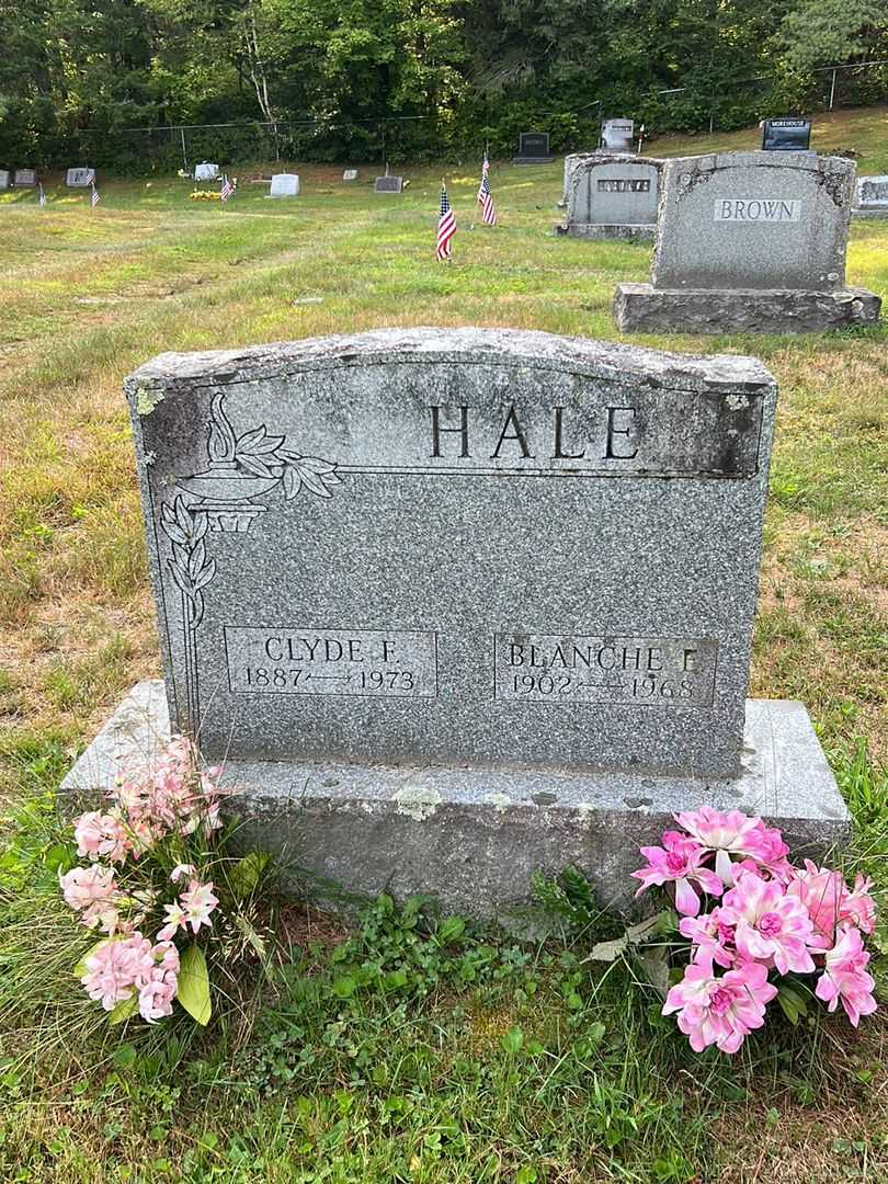 Clyde F. Hale's grave. Photo 2