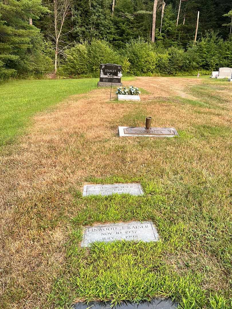 Joyce S. Kaiser's grave. Photo 1