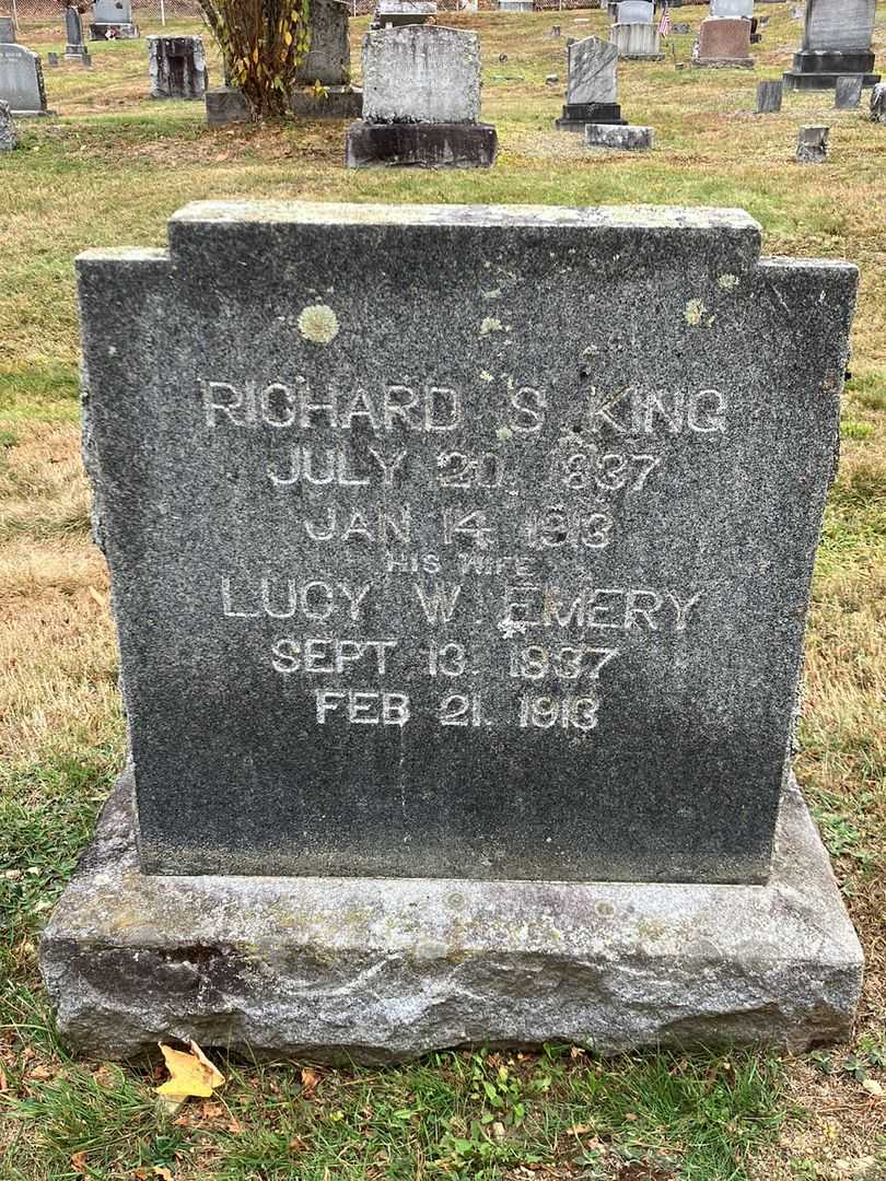 Lucy W. Emery King's grave. Photo 2