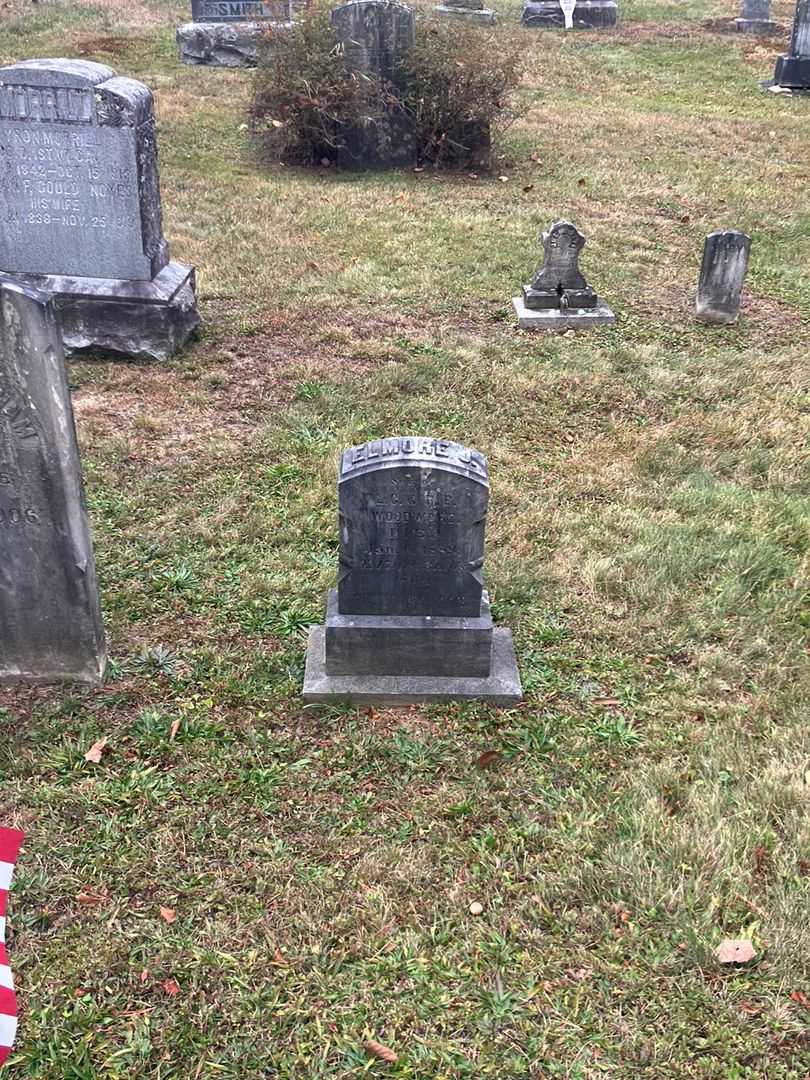 Elmore J. Woodward's grave. Photo 1